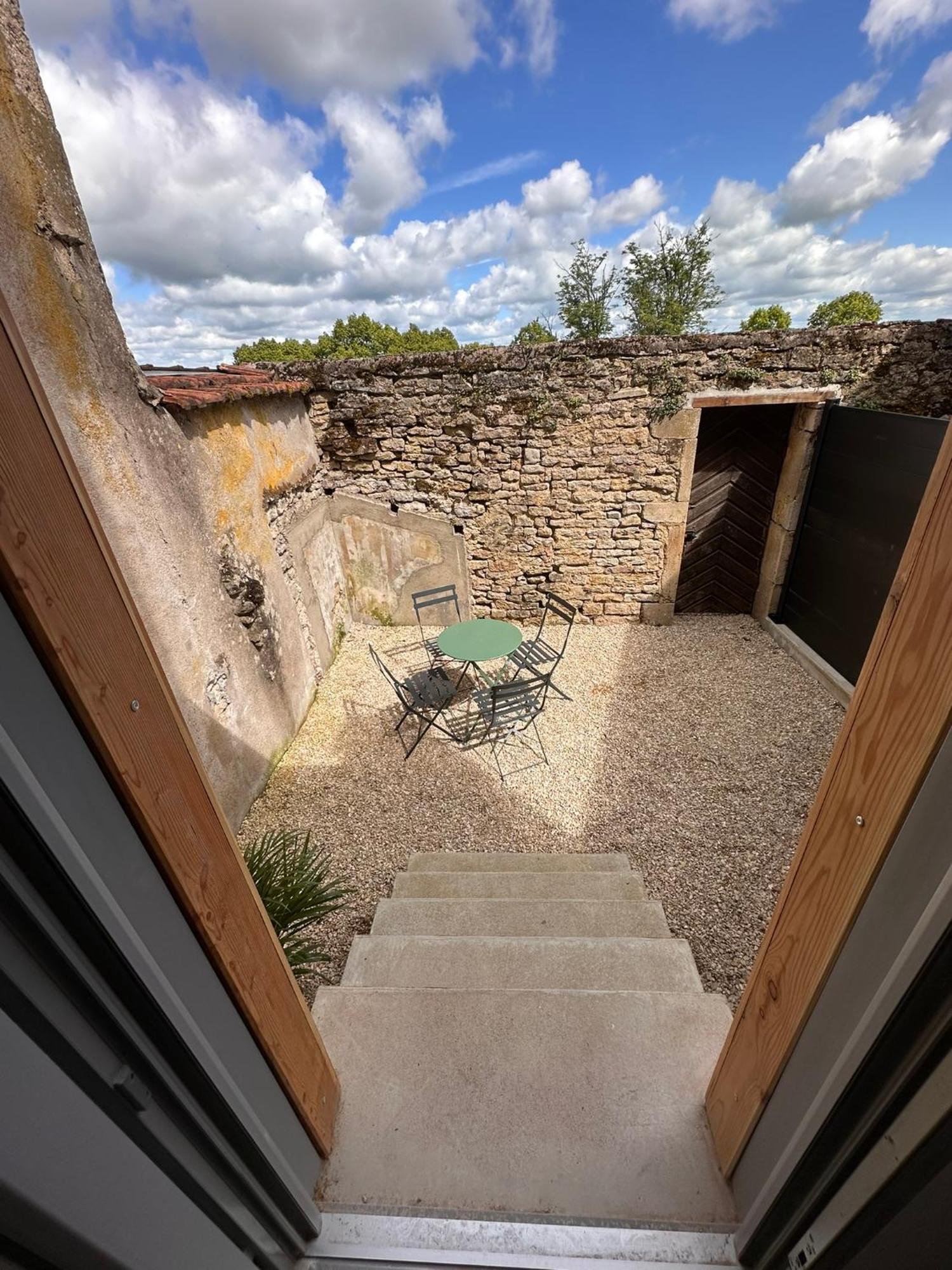 Les Remparts Apartment Langres Luaran gambar
